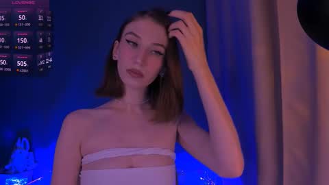 ellaamber online show from October 21, 5:44 am