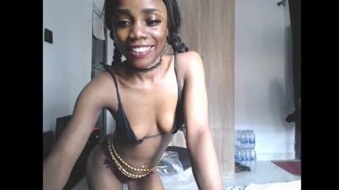 ella online show from March 20, 7:46 am