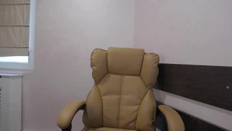 Ella online show from March 31, 6:13 am