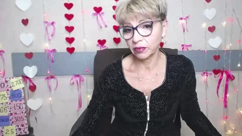 Snapshot of ellabonito chatting on February 9, 6:22 am EllaBonito online show from February 9, 6:22 am