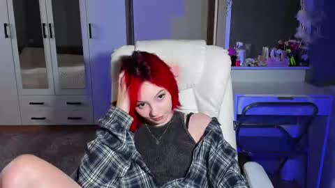 ellales online show from November 1, 10:08 am