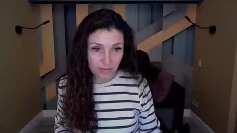 EllaLongs online show from November 18, 12:39 pm