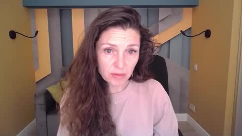 EllaLongs online show from March 25, 12:30 pm