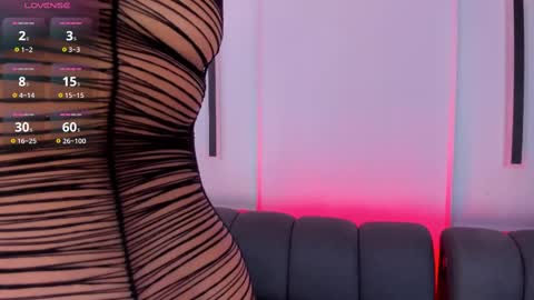 Ella online show from October 23, 1:28 pm