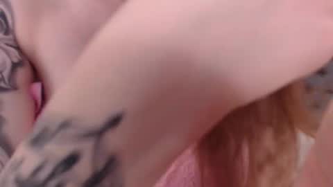 Snapshot of elle_luv chatting on September 12, 4:13 am Elle online show from September 12, 4:13 am