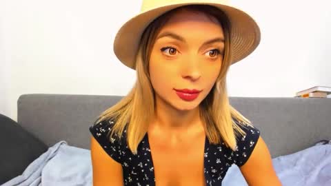 ellen_flow online show from November 12, 10:19 pm