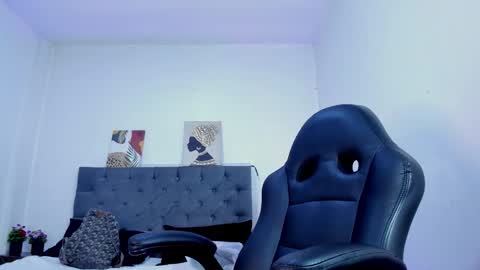  Ellie   online show from October 6, 1:50 pm