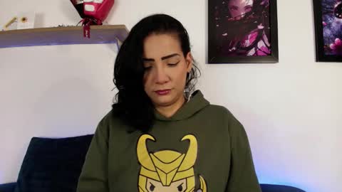 elliee1 online show from December 5, 1:01 pm