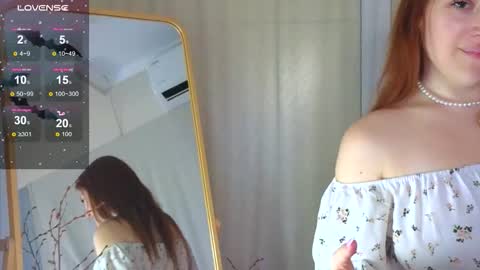 EllieLarson online show from October 28, 6:57 pm