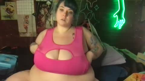 Ellie Louise online show from March 5, 12:59 am