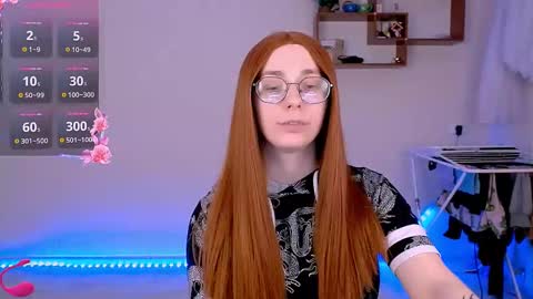 Snapshot of ellies_8 chatting on March 10, 3:41 pm Ellie online show from March 10, 3:41 pm