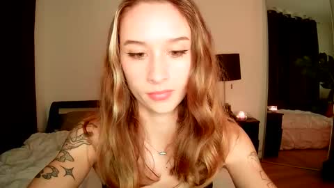 elliexoxoa online show from January 16, 1:45 am