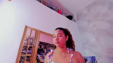 ellybloom online show from April 12, 2:09 pm