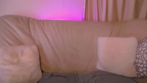  Elly  online show from March 21, 8:19 am