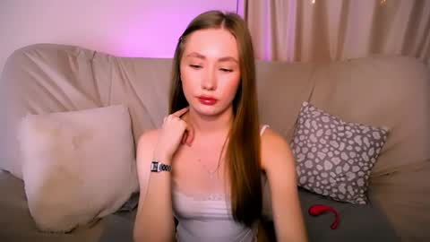  Elly  online show from April 16, 9:53 am