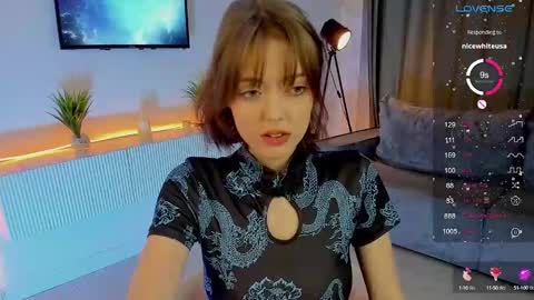 Snapshot of ellyford chatting on January 18, 8:09 pm Elly online show from January 18, 8:09 pm