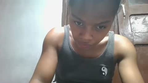 elodie228680 online show from May 5, 4:37 am