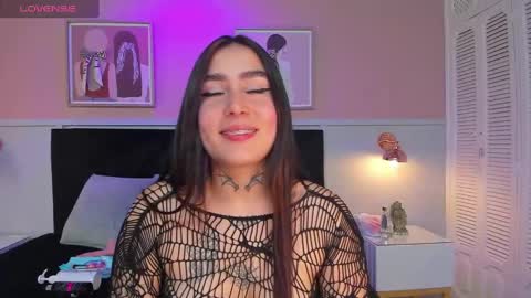 Snapshot of elodie_walker chatting on October 3, 1:27 pm Elodie  online show from October 3, 1:27 pm