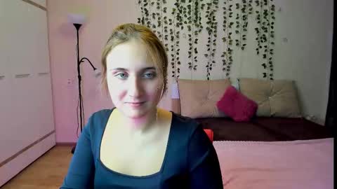 Elsa  online show from October 9, 12:20 pm