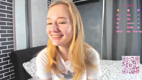 Snapshot of elvyrose chatting on September 12, 3:40 am Elvina online show from September 12, 3:40 am