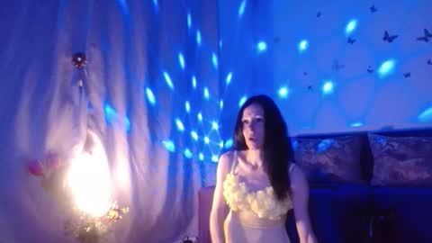 Elisa online show from March 30, 6:18 pm