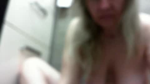 elyseblue online show from April 22, 3:58 am