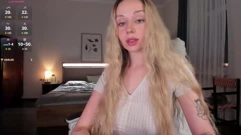 Emilie online show from October 22, 3:39 pm