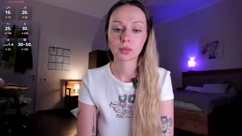 Emilie online show from March 4, 6:36 pm