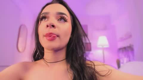 Snapshot of ema_soul chatting on October 29, 8:33 pm emma soul online show from October 29, 8:33 pm