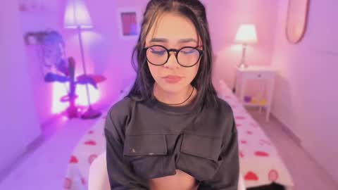 Snapshot of ema_soul chatting on September 15, 8:16 pm emma soul online show from September 15, 8:16 pm