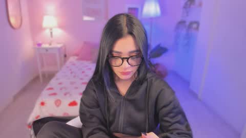 Snapshot of ema_soul chatting on September 8, 7:24 pm emma soul online show from September 8, 7:24 pm