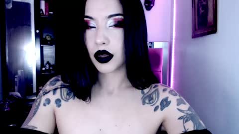 Emerald Black online show from May 1, 2:15 am