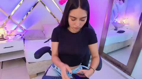 Emily  online show from July 16, 9:14 am