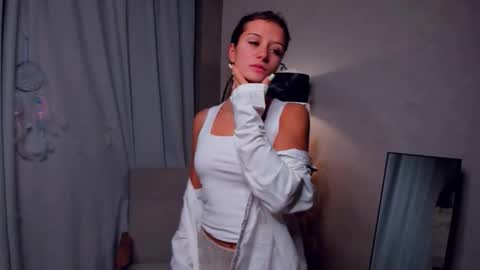 Emma online show from November 9, 1:11 am