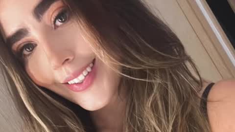 emi_royse online show from February 24, 5:42 pm