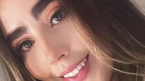 emi_royse online show from September 22, 6:39 pm