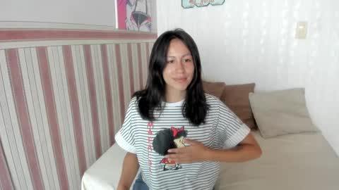 Snapshot of emigomez_ chatting on February 20, 8:14 pm Emilia Gomez online show from February 20, 8:14 pm
