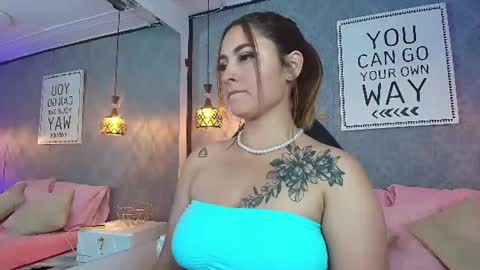 Snapshot of emiily_w1 chatting on January 30, 10:30 pm Emily online show from January 30, 10:30 pm