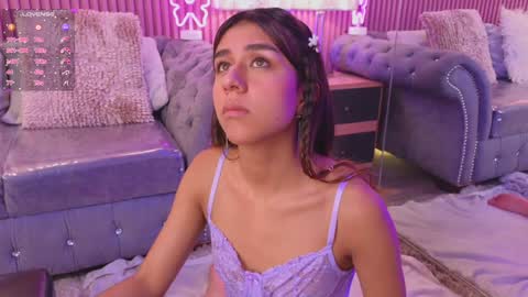 Snapshot of emiiscoot_1 chatting on December 12, 1:28 pm Emily online show from December 12, 1:28 pm