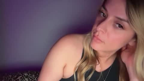 emilelovesyou online show from March 30, 6:02 am