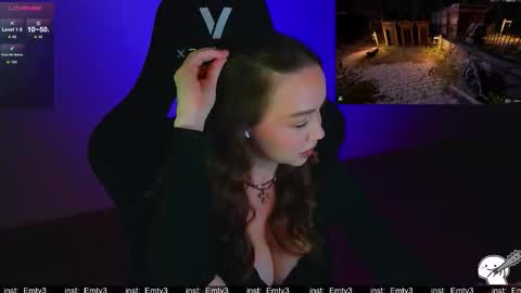 Emili online show from March 11, 5:26 pm