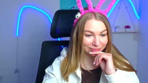 Emilia online show from April 27, 5:37 am