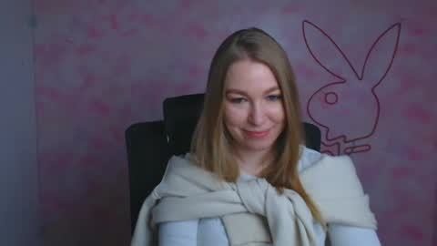 Emilia online show from April 24, 5:32 am