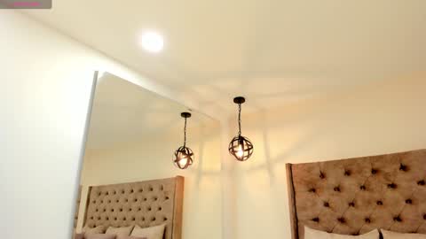 Emillie online show from January 6, 7:35 pm