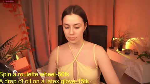  Emiliya  online show from November 28, 1:25 pm