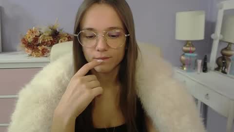 Emilly online show from January 16, 7:59 am