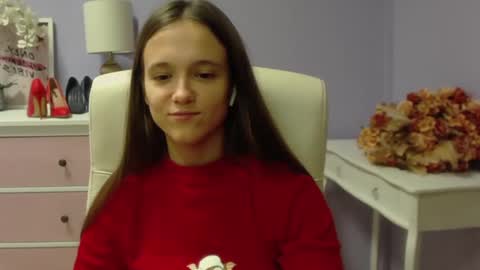 Emilly online show from December 17, 7:29 am