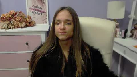 Emilly online show from November 6, 7:47 am