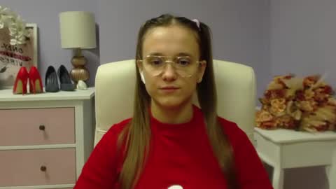 Emilly online show from December 3, 7:41 am