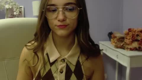 Emilly online show from December 20, 7:44 am